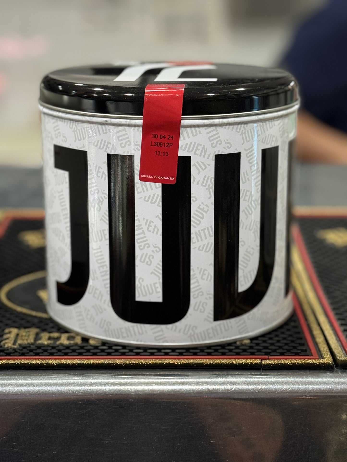 Juventus Chocolate Chip PANETTONE