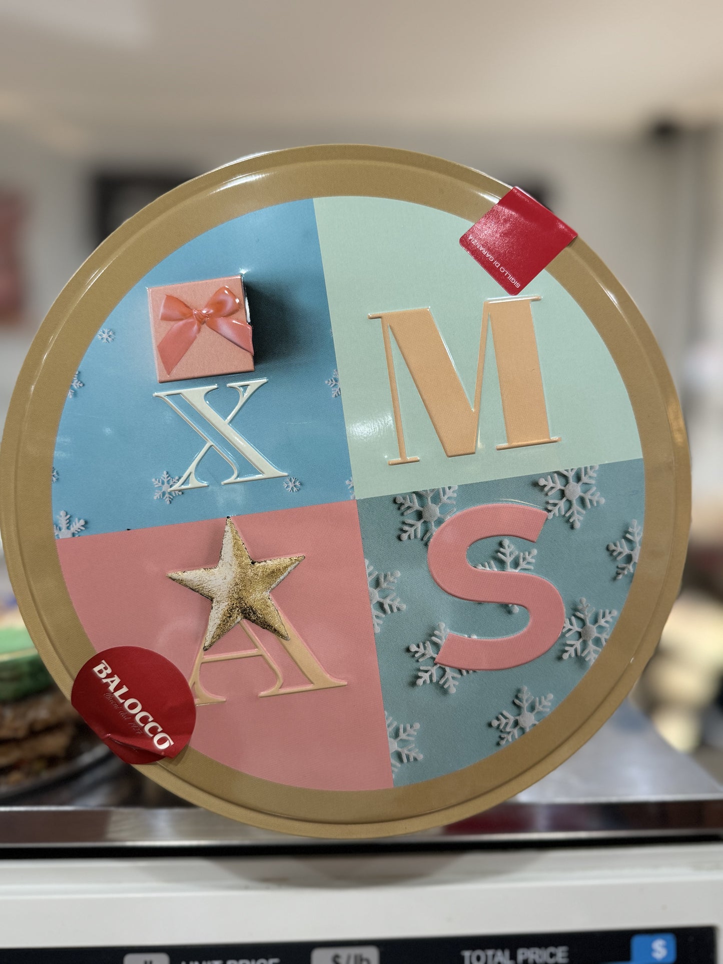 Balocco Pandoro Tins